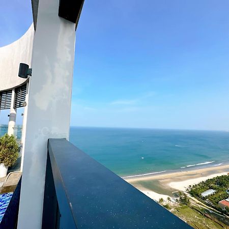 Luxury Apt Opposite Mykhe Beach Da Nang Exterior photo